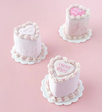 Load image into Gallery viewer, Valentine&#39;s Day Cake Pop Set, 4pc
