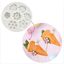 Load image into Gallery viewer, Flower Fondant Mold w. Leaves
